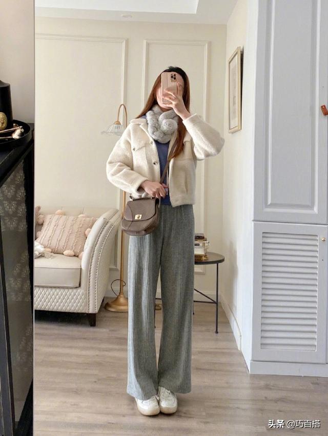 灰色裤子配什么上衣，灰色直筒裤搭配什么上衣（灰色阔腿裤才是真时髦）