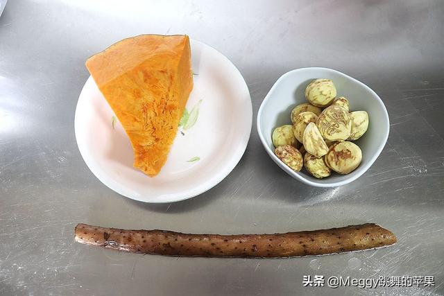 铁棍山药红枣怎么做甜汤，铁棍山药甜汤做法（秋天我家爱喝这汤）