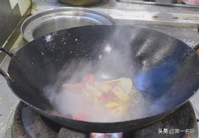 红烧土豆块的做法，正宗红烧土豆块做法（在家也能做出饭店的味道）