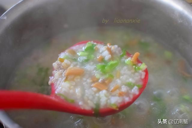 压力锅如何做青菜瘦肉粥，电压力锅瘦肉粥的做法（温暖全家人的胃）