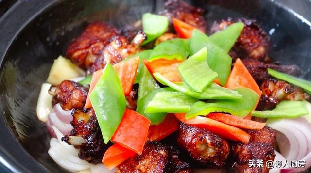 鸡翅煲怎么做，鸡翅怎么炸才好吃（这是砂锅鸡翅煲的做法）