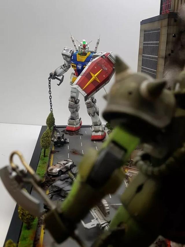扎古和高达区别，高达扎古是什么梗（佳作：白色恶魔vs扎古）