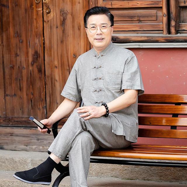 男士穿民族风衣服的优点，民族穿衣风格（男士“布衣精神”的回归——中国风棉麻掀起古风时尚）