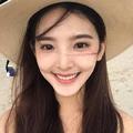 世界那么乱装纯自己看 头像