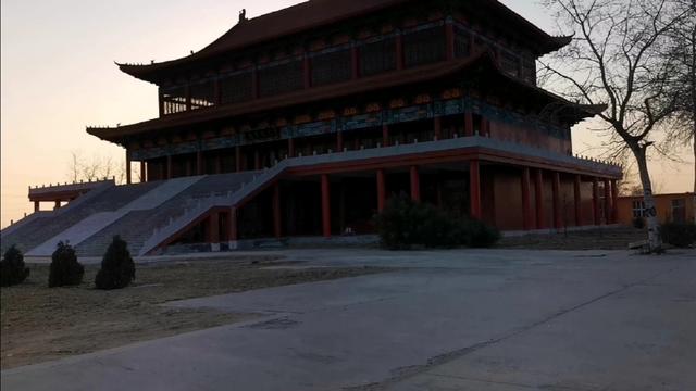 “穹”这个字怎么读，穹这个字念什么（邛、蓟、涪、涿、藁、邳、溧、嵊）