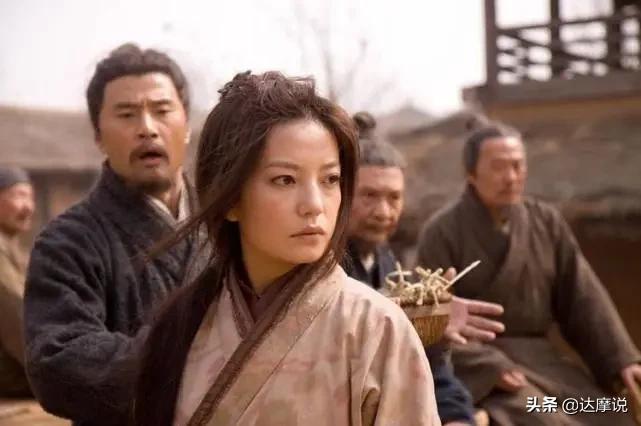 《木兰辞》说“可汗”大点兵，这个可汗到底是指我方君主还是敌方君主？