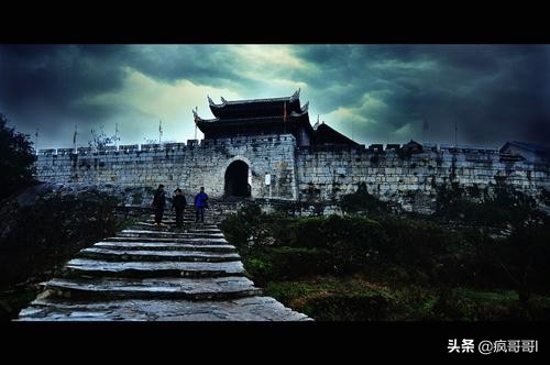 李贺的《雁门太守行》分为哪四个部分，怎么理解？