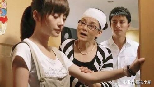 公婆上班让儿媳全职在家每天按时做饭，但是给开工资6000块，如果自己上班工资没这么多，你会愿意吗？为何？