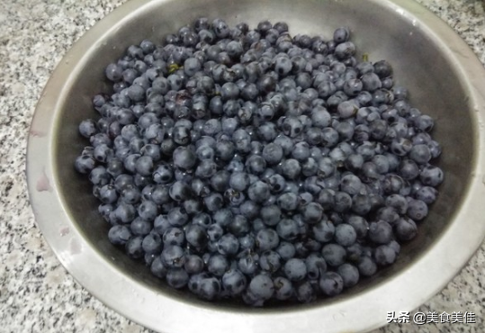 酿葡萄酒的注意事项，自己在家酿葡萄酒需要注意些什么吗（自酿葡萄酒的注意事项有哪些）