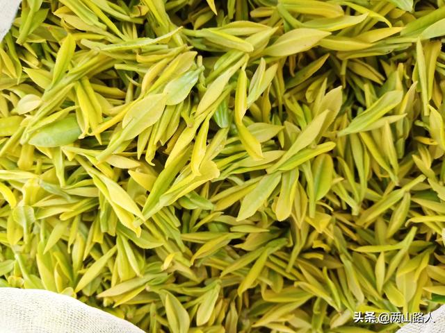 天尊黄金叶多少钱一包,天尊黄金叶多少钱一包图片(高山精品黄金叶,晚上见成品) 天尊黄金叶多少钱一包,天尊黄金叶多少钱一包图片(高山精品黄金叶,晚上见成品)