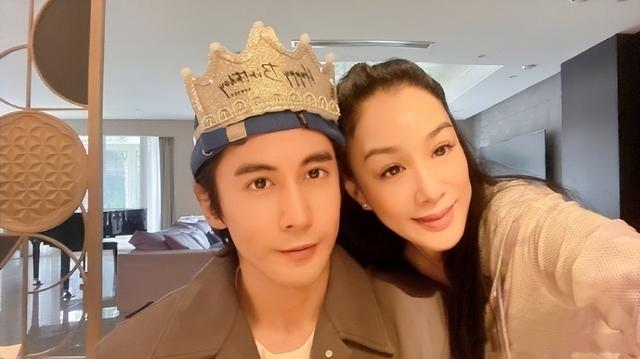 张伦硕七夕节与老婆甜蜜热舞，为钟丽缇打码防走光，获赞好男人