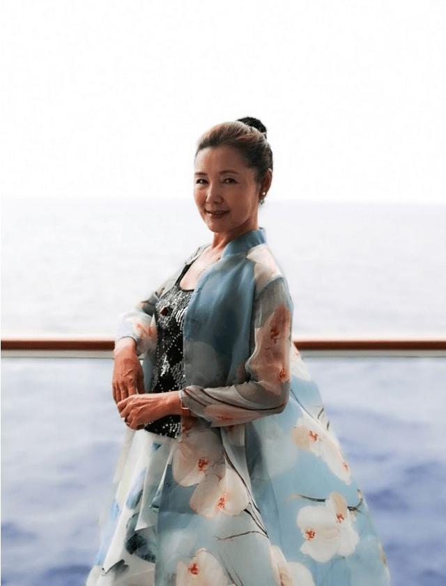 歌手姜黎黎简历，姜黎黎：嫁小3岁汪宝生