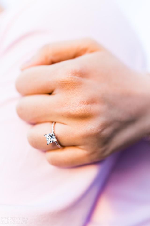 西安钻戒价格表，公主方钻石和垫形钻石比较