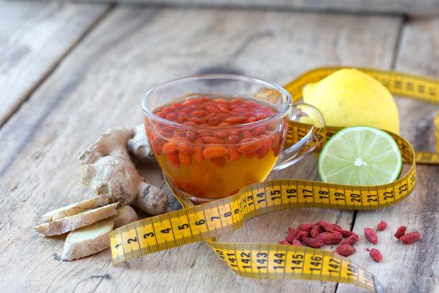 女性喝决明子茶的好处，女性喝决明子菊花茶的好处（可常饮4款“明目茶”）