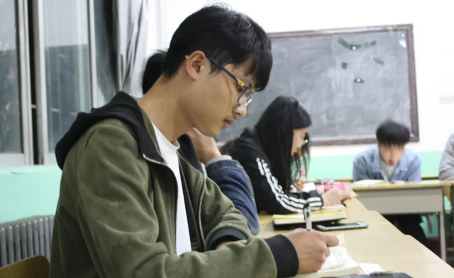 2022年天坑在哪个方位，2022年搬家吉凶方位查询（新“四大天坑”浮出水面）