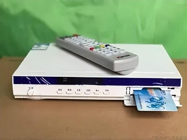 中国移动赠送的机顶盒，中国移动的机顶盒设置密码是多少（网络盒子和机顶盒的区别有哪些）