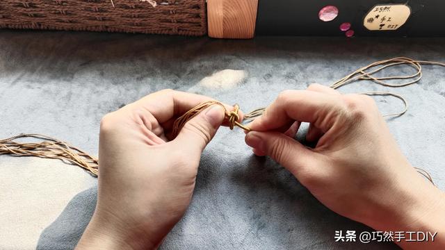 双钱结编法图解，金刚结双钱结手链手工编织图解方法（中国结基础结——）