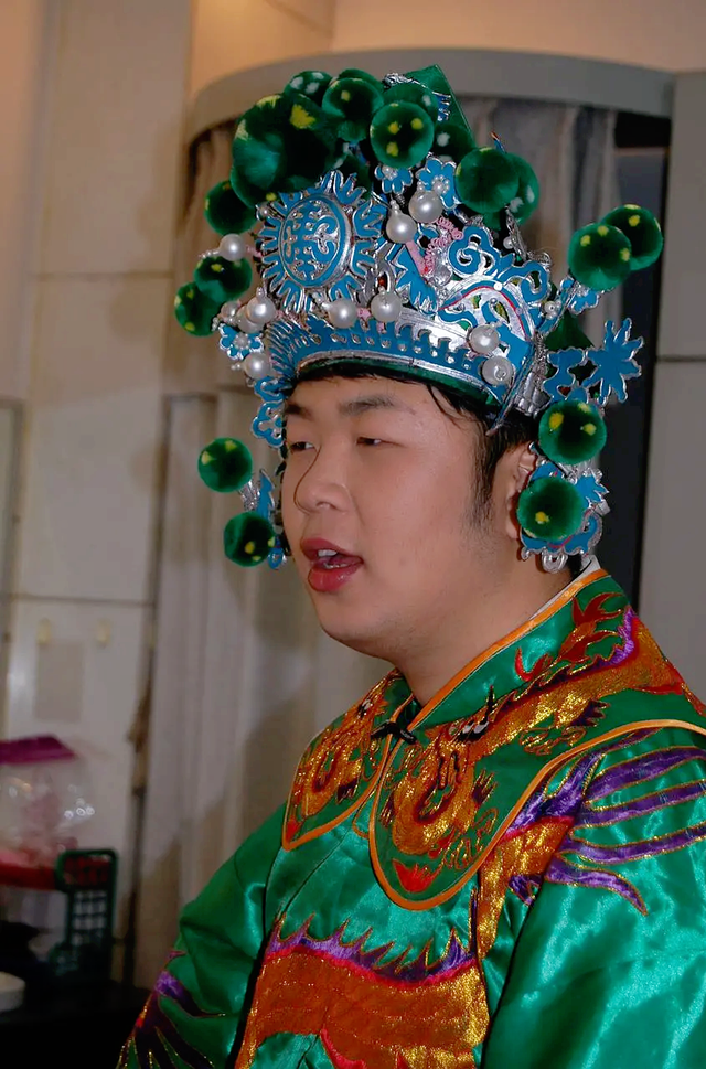 谢娜背后的故事，谢娜刘烨个人资料（失去“庇护”的快乐家族接连翻车）