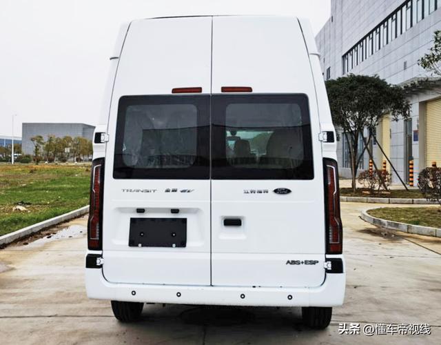 福特新世代全顺，江铃福特新世代全顺Pro上市（满载续航470公里）