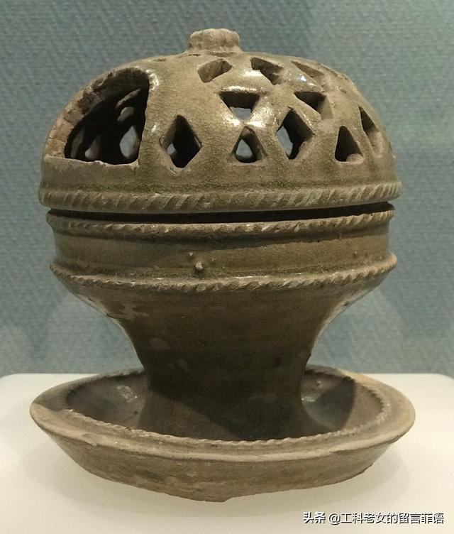 青瓷莲花尊是什么朝代的，青瓷莲花尊是什么朝代的瓷器（湖北省博：两晋和南朝时期）