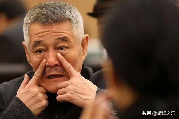 闫学晶赵本山同台，逼走搭档范伟、骂哭闫学晶