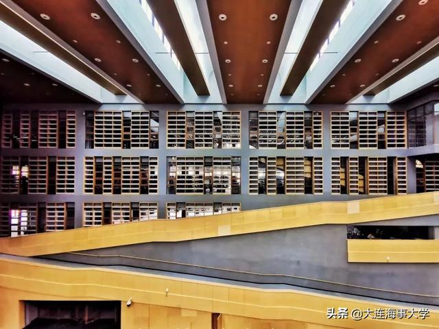 大连海事大学图书馆，大连最豪华的大学图书馆（海大新图书馆来啦）
