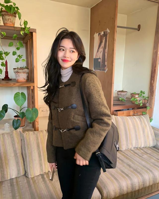 十八度穿什么衣服，18度左右衣服搭配图上海（照着这样穿，保暖又美丽）