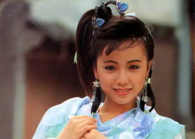 江华和邓萃雯当年事件，江华和邓萃雯当年事件发布会（曾让万梓良在马路上下跪）