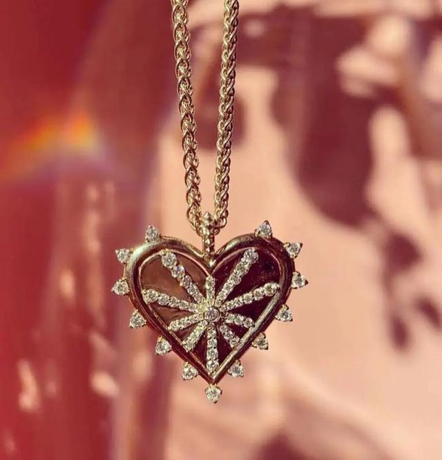 母亲节的时候送给妈妈的礼物，这些精选肯定能送到她心坎里