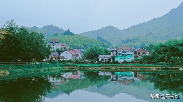 风蚀蘑菇地貌简介，风蚀蘑菇什么地貌（一个旅行者对“网红打卡地成夺命险地”的思考）