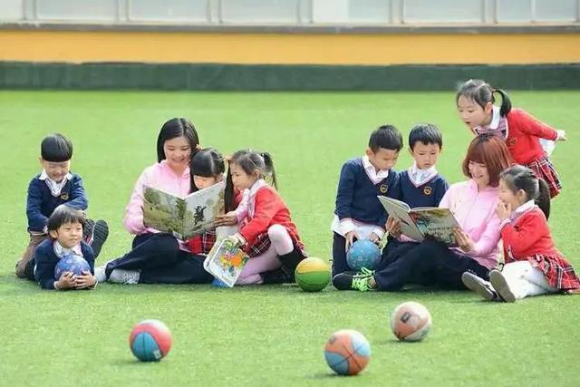 幼师一个月多少钱，幼师一个月最多工资是多少（幼师每月工资还不到2000）
