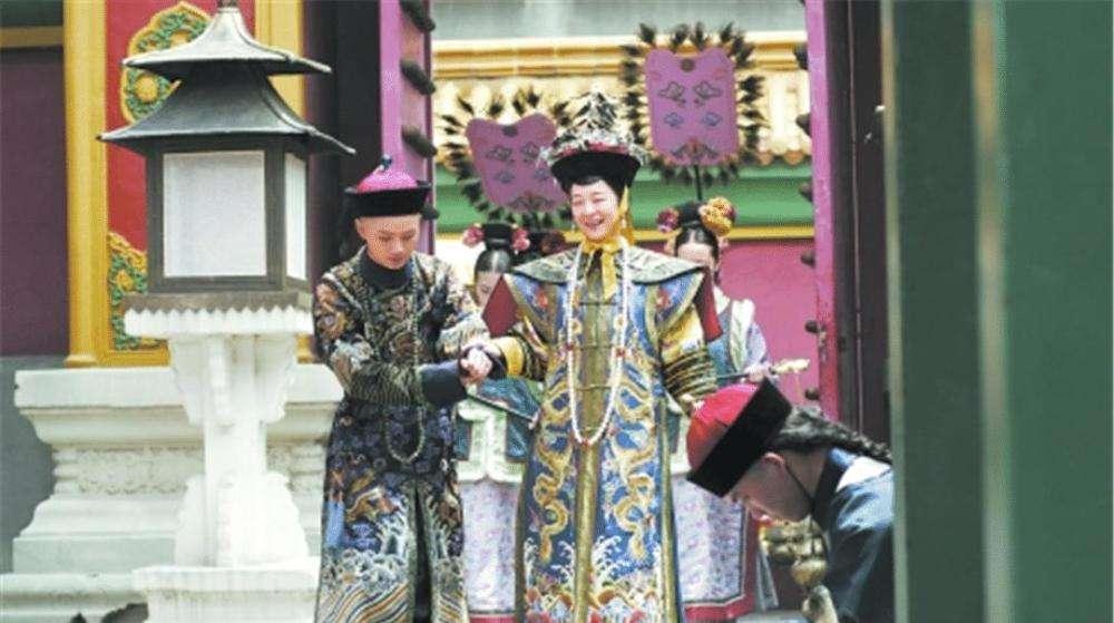 慈禧丧夫守寡46载,深夜唤一戏子入宫,次日戏子尸体被送回家-图3