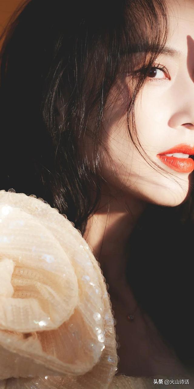 黄圣依拍过的电影，黄圣依有拍哪些电视剧（黄圣依：婚变风波后首露面）