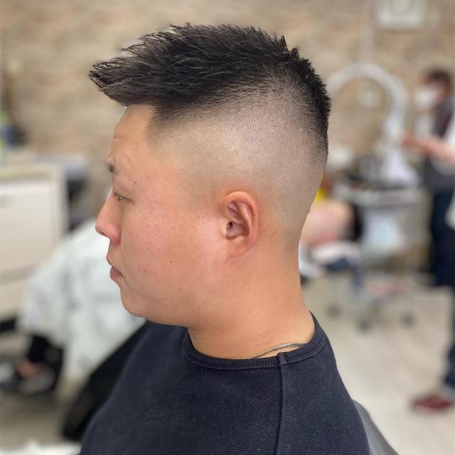 长方脸适合什么发型，脸长方脸适合什么发型（这10款发型帅气又显年轻）
