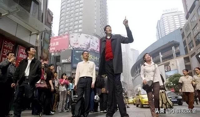 世界第一高人5米9的人，郑恺百米9.99是真的吗（中国比姚明还高的11位巨人）