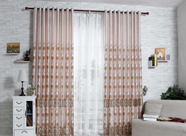 窗帘用什么材质的布料高贵，什么材质的窗帘显得高档（看哪一种适合你家）