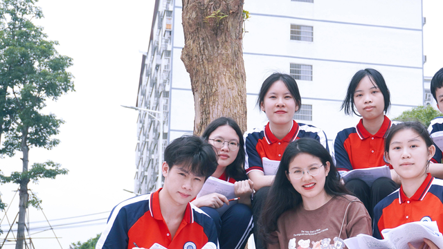 广西英华国际职业学院学费，广西英华国际职业学院2019年招生章程（2022年南宁市民办高中排名收费标准）