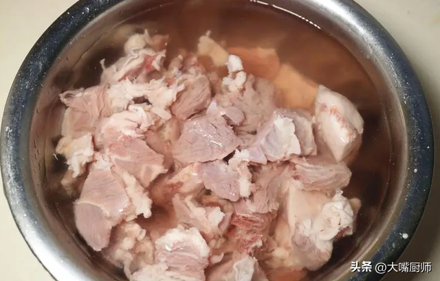 清汤羊肉的做法及配料，清汤羊肉的正宗做法（“清炖羊肉”做法）