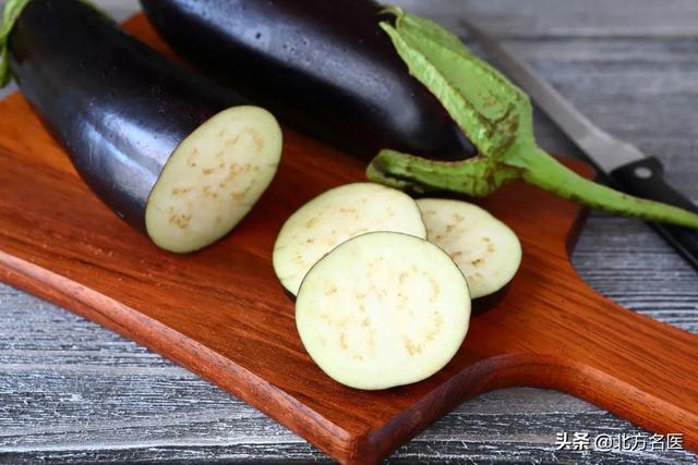 吃茄子能减肥吗，减肥吃茄子的功效与作用（这种的蔬菜，被低估了减肥功效）