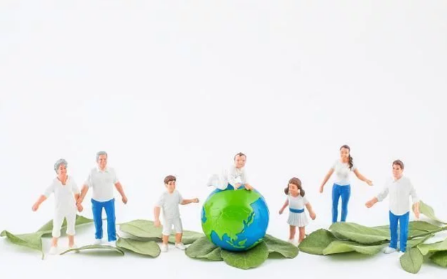 父母儿女都开放，父母如何正确教育孩子恋爱（为何老龄化还在上升）