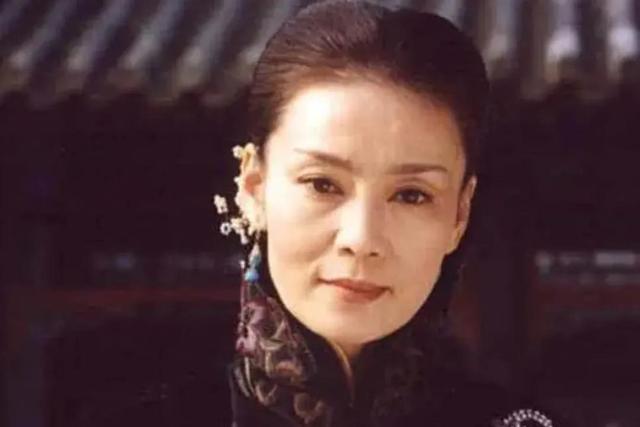 京华烟云曹丽华结局，京华烟云中的曹丽华结局（爱得再轰轰烈烈的婚外恋）