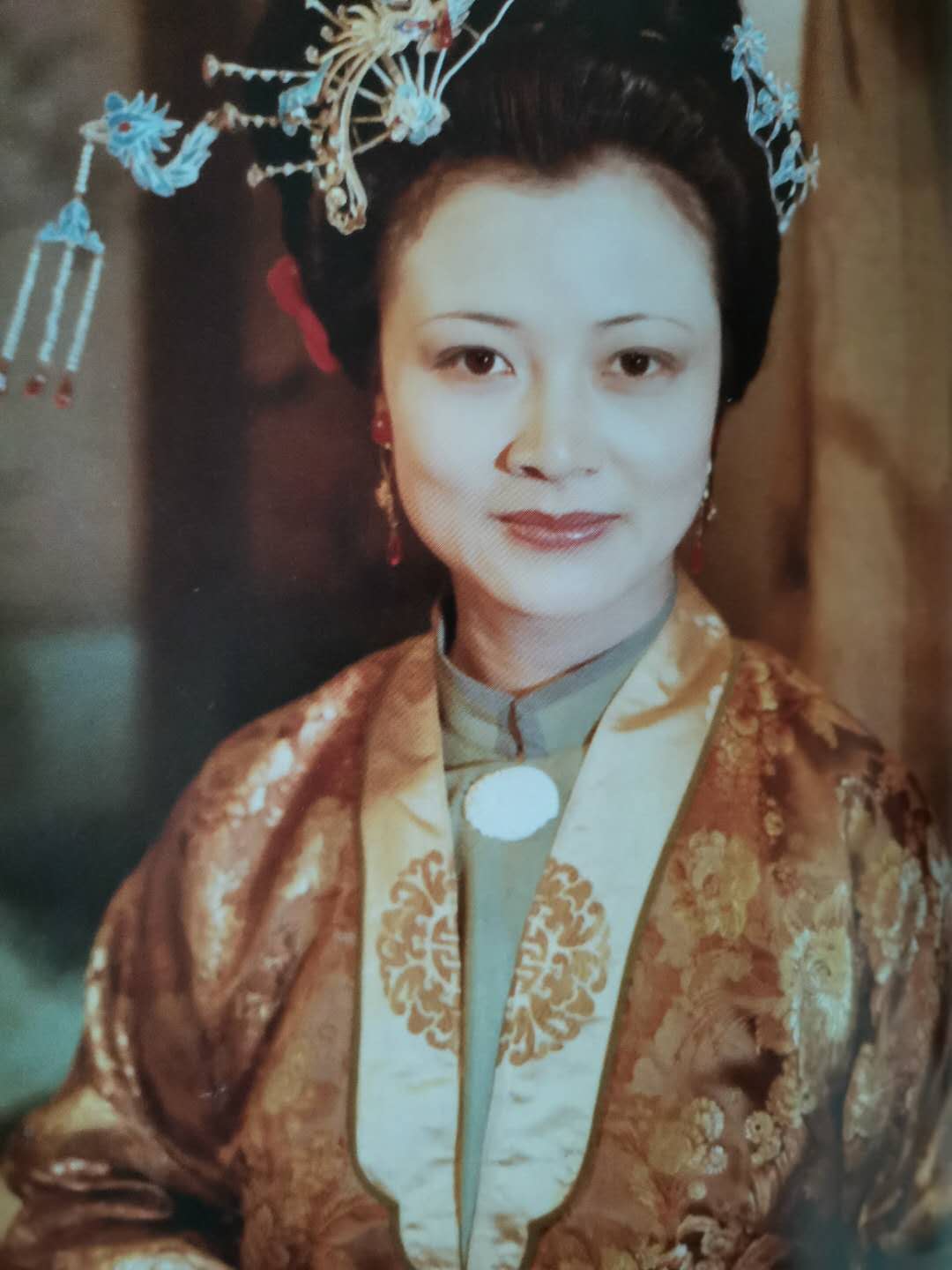 尤氏就不会再拿秦可卿当亲人对待,如果秦可卿怀孕,这个孩子的身份就会