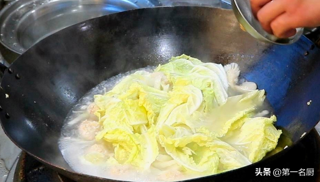 猪肉丸子汤的做法，豆腐猪肉丸子汤的做法（分享4道丸子汤）