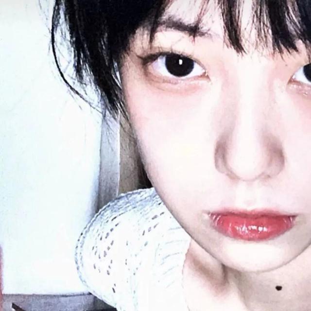 人们把难言的爱都埋入土壤里，微信头像，人们把难言的爱都埋入土壤里（女头‖说出你最爱的那句歌词吧）