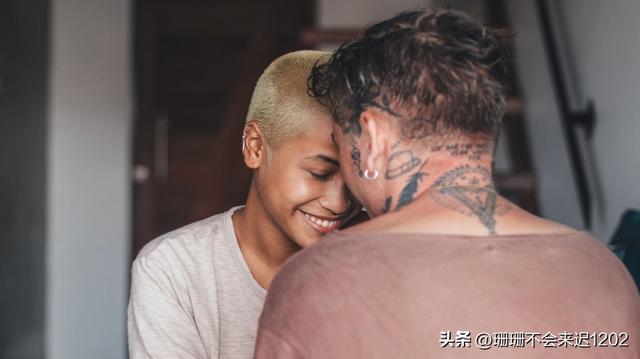 爱上一个人需要多久，12星座爱上一个人要花多长时间（坠入爱河需要多长时间）
