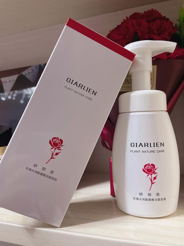 早上洗脸好还是不洗好，早上洗脸好还是晚上洗脸好（早上是用清水洗脸好）