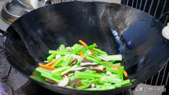 益气补血的食物有哪些，补气补血的食物有哪些（伏天多吃5种养气血食物）