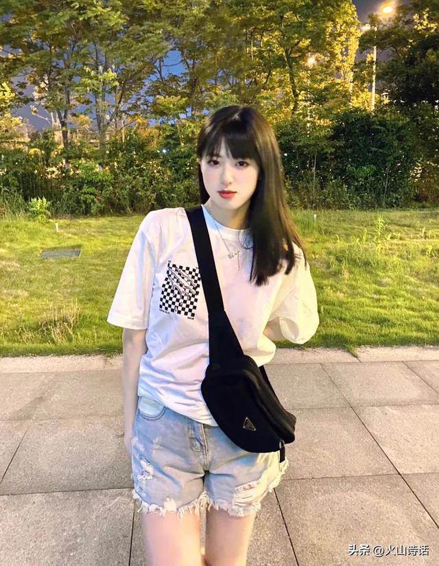 学院风裙子这么搭配秒变校园女神，学院风格裙子（还记得你的初恋吗）