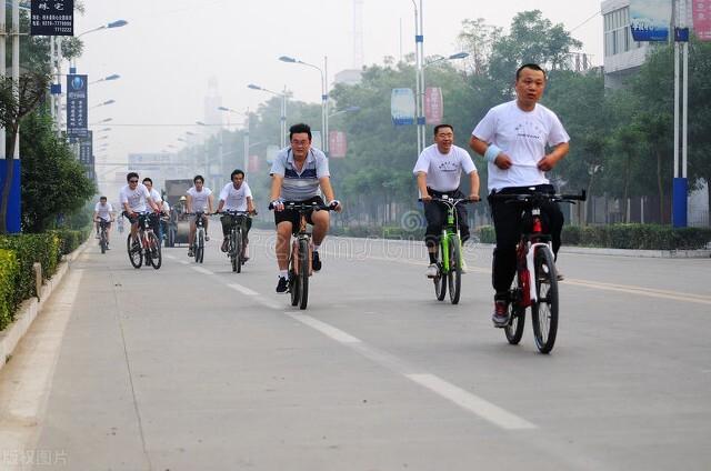 如何学自行车，如何快速学会骑自行车（学骑自行车）
