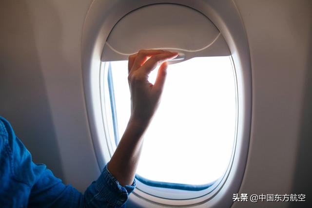 飞机哪些座位靠窗，飞机看风景最佳位置图解（飞机如何“坐”，你真的知道吗）